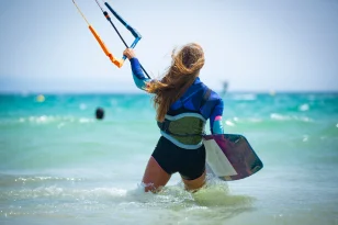 Kitesurfing & Surfing